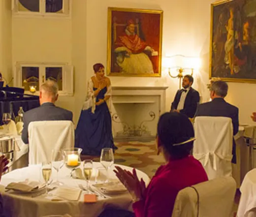 Opera Dinner, Dining During an Opera Interlude